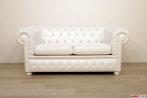 Sofá Chesterfield de 2 plazas en piel blanca