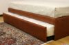 Cama de matrimonio de cuero marrón envejecido
