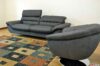 Moderno salón con sillón giratorio