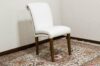 Silla de cuero tapizada
