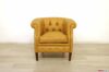 Sillón bajo de cuero amarillo