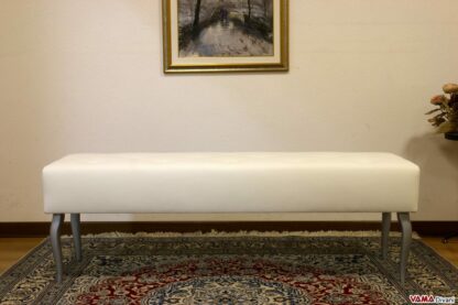 Puf shabby chic con patas altas