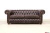 Sofá Chesterfield Club vintage de cuero marrón oscuro con clavos de latón envejecido